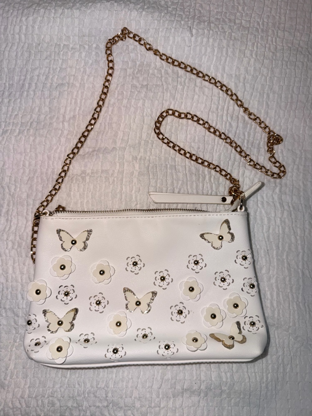 Elegant White Crossbody Bag with Butterflies and Gold Chain Strap